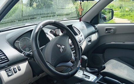 Mitsubishi L200 IV рестайлинг, 2013 год, 1 490 000 рублей, 8 фотография