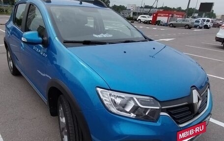Renault Sandero II рестайлинг, 2019 год, 1 450 000 рублей, 2 фотография
