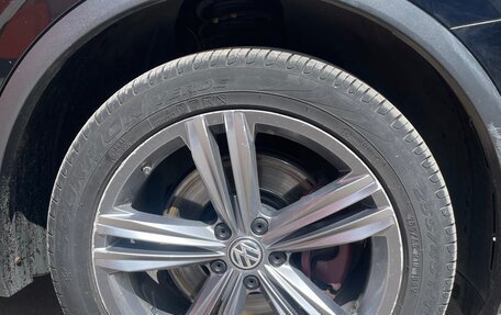 Volkswagen Tiguan II, 2019 год, 3 020 000 рублей, 6 фотография