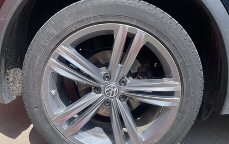 Volkswagen Tiguan II, 2019 год, 3 020 000 рублей, 7 фотография
