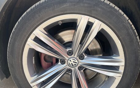 Volkswagen Tiguan II, 2019 год, 3 020 000 рублей, 10 фотография
