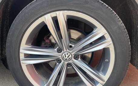 Volkswagen Tiguan II, 2019 год, 3 020 000 рублей, 9 фотография