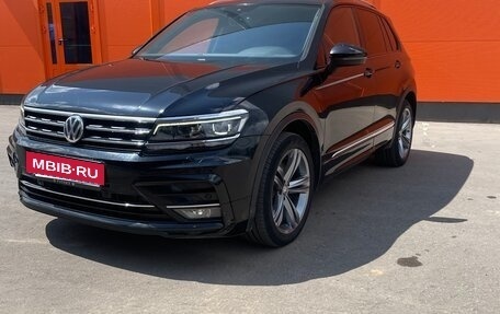Volkswagen Tiguan II, 2019 год, 3 020 000 рублей, 3 фотография