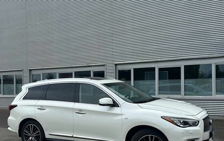 Infiniti QX60 I рестайлинг, 2017 год, 2 400 000 рублей, 4 фотография