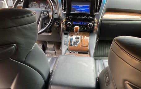 Toyota Alphard III, 2017 год, 3 950 000 рублей, 7 фотография