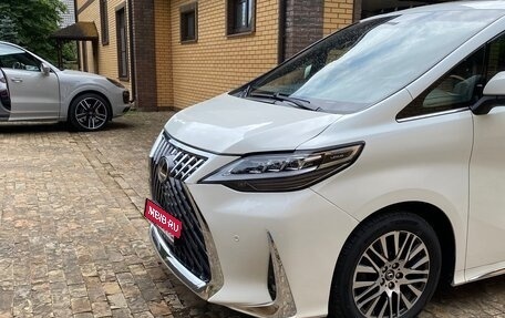 Toyota Alphard III, 2017 год, 3 950 000 рублей, 4 фотография