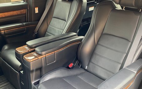 Toyota Alphard III, 2017 год, 3 950 000 рублей, 8 фотография