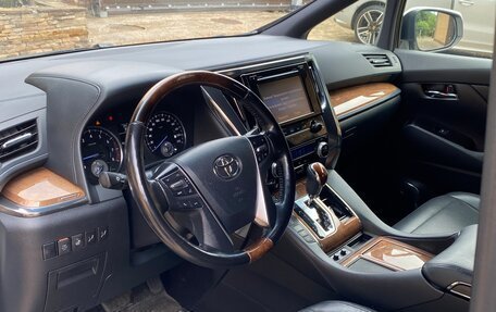 Toyota Alphard III, 2017 год, 3 950 000 рублей, 12 фотография