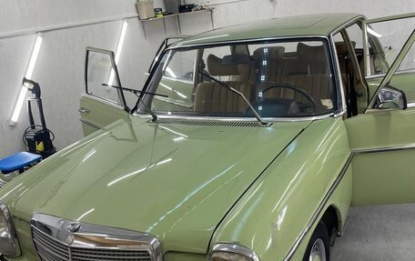 Mercedes-Benz W114, 1976 год, 1 300 000 рублей, 11 фотография