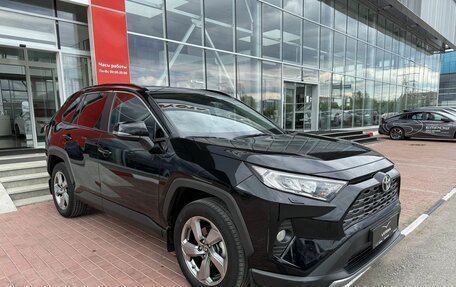 Toyota RAV4, 2019 год, 2 990 000 рублей, 4 фотография