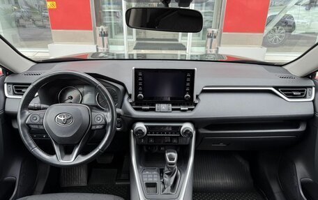 Toyota RAV4, 2019 год, 2 990 000 рублей, 12 фотография