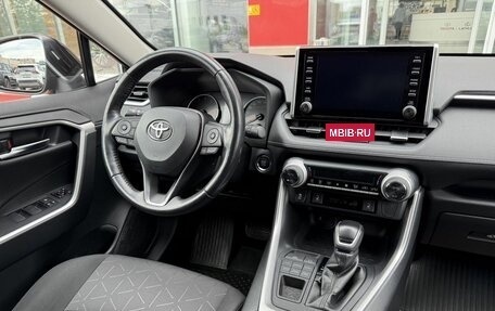 Toyota RAV4, 2019 год, 2 990 000 рублей, 11 фотография
