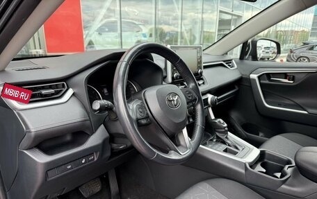 Toyota RAV4, 2019 год, 2 990 000 рублей, 14 фотография