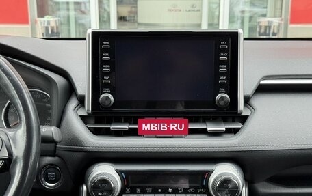 Toyota RAV4, 2019 год, 2 990 000 рублей, 13 фотография