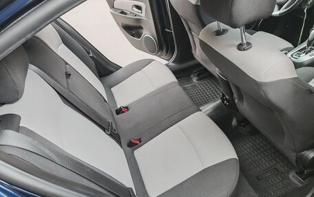 Chevrolet Cruze II, 2011 год, 820 000 рублей, 17 фотография