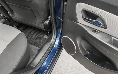 Chevrolet Cruze II, 2011 год, 820 000 рублей, 18 фотография