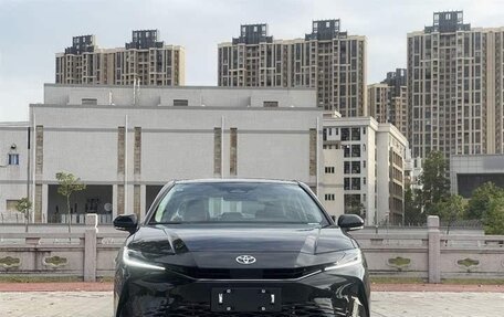 Toyota Camry, 2025 год, 3 400 000 рублей, 2 фотография