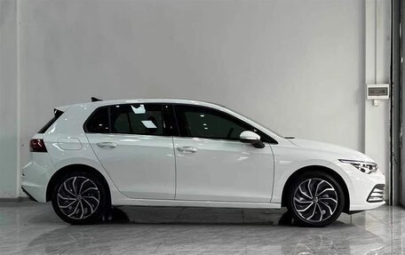 Volkswagen Golf VIII, 2021 год, 1 850 000 рублей, 3 фотография
