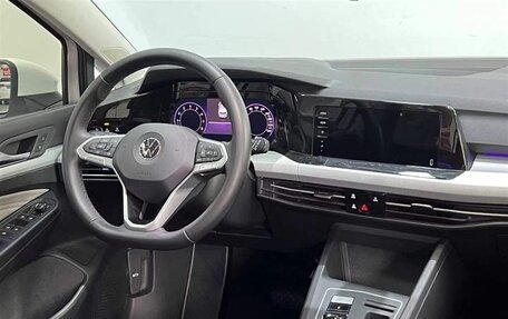 Volkswagen Golf VIII, 2021 год, 1 850 000 рублей, 6 фотография