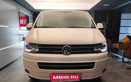 Volkswagen Multivan T5, 2014 год, 2 330 000 рублей, 3 фотография