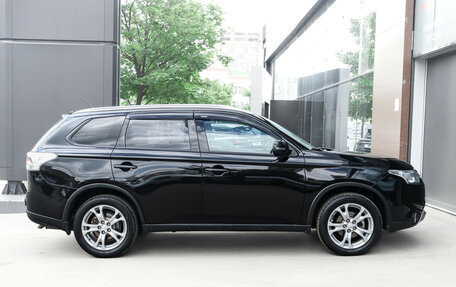 Mitsubishi Outlander III рестайлинг 3, 2014 год, 1 687 000 рублей, 4 фотография