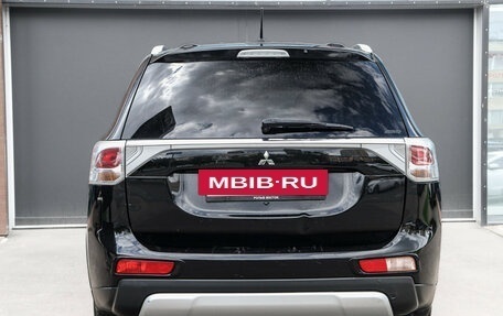 Mitsubishi Outlander III рестайлинг 3, 2014 год, 1 687 000 рублей, 6 фотография