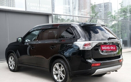 Mitsubishi Outlander III рестайлинг 3, 2014 год, 1 687 000 рублей, 7 фотография
