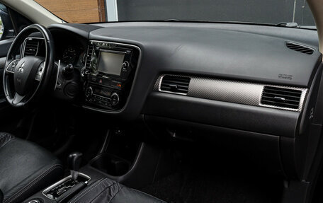 Mitsubishi Outlander III рестайлинг 3, 2014 год, 1 687 000 рублей, 9 фотография