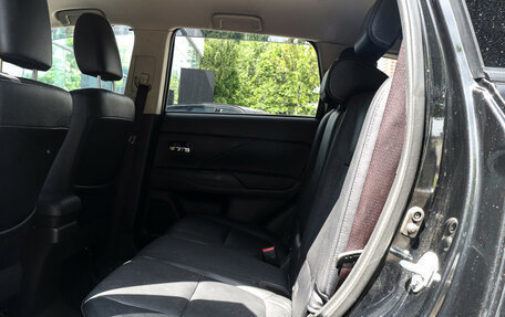 Mitsubishi Outlander III рестайлинг 3, 2014 год, 1 687 000 рублей, 10 фотография