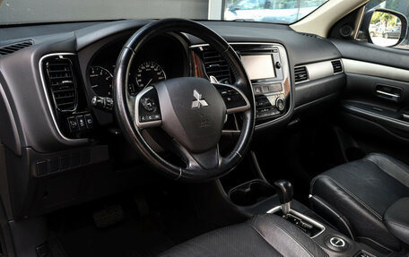 Mitsubishi Outlander III рестайлинг 3, 2014 год, 1 687 000 рублей, 14 фотография