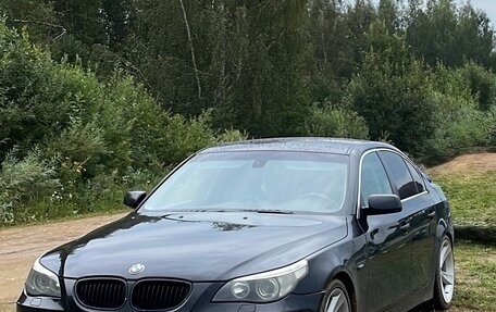 BMW 5 серия, 2005 год, 1 400 000 рублей, 1 фотография