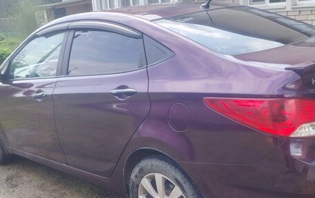 Hyundai Solaris II рестайлинг, 2011 год, 650 000 рублей, 2 фотография