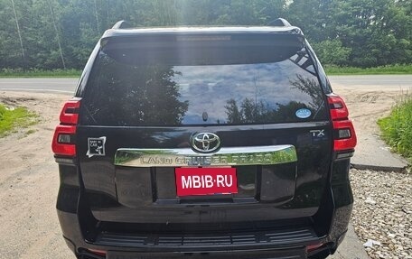 Toyota Land Cruiser Prado 150 рестайлинг 2, 2018 год, 4 400 000 рублей, 3 фотография