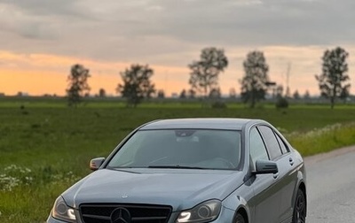 Mercedes-Benz C-Класс, 2011 год, 900 000 рублей, 1 фотография