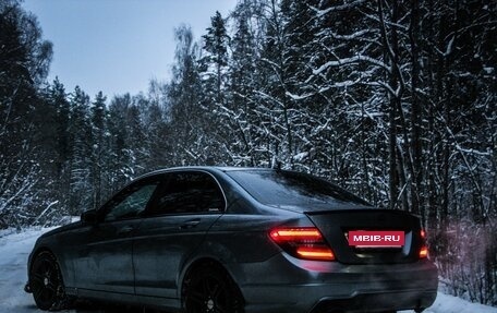Mercedes-Benz C-Класс, 2011 год, 900 000 рублей, 3 фотография