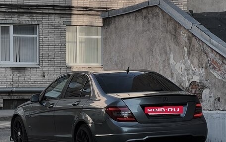 Mercedes-Benz C-Класс, 2011 год, 900 000 рублей, 8 фотография
