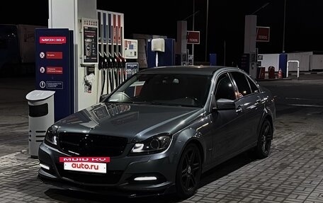 Mercedes-Benz C-Класс, 2011 год, 900 000 рублей, 7 фотография