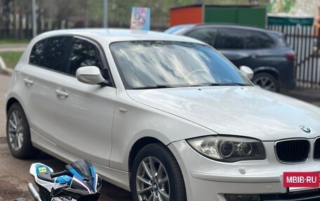 BMW 1 серия, 2011 год, 930 000 рублей, 6 фотография