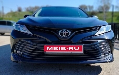 Toyota Camry, 2020 год, 2 700 000 рублей, 2 фотография