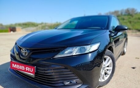 Toyota Camry, 2020 год, 2 700 000 рублей, 6 фотография