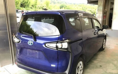 Toyota Sienta II, 2021 год, 1 189 000 рублей, 4 фотография