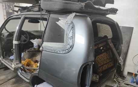 Chevrolet Niva I рестайлинг, 2004 год, 400 000 рублей, 2 фотография