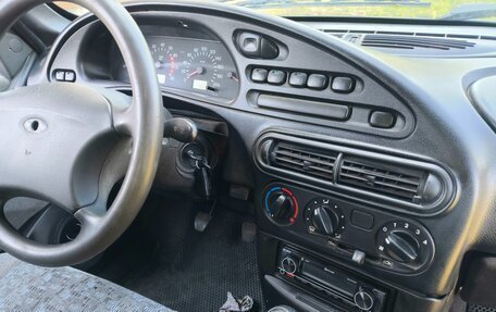 Chevrolet Niva I рестайлинг, 2004 год, 400 000 рублей, 11 фотография