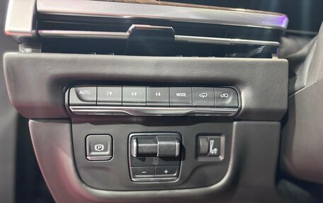 Cadillac Escalade V, 2025 год, 21 465 000 рублей, 16 фотография