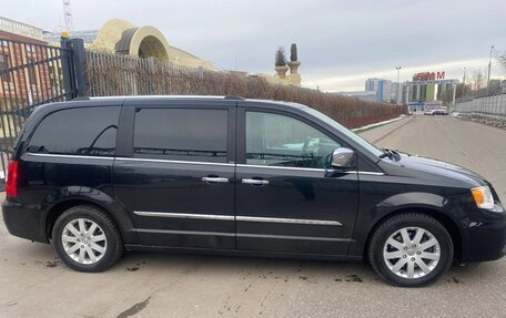 Chrysler Voyager IV, 2014 год, 1 700 000 рублей, 4 фотография