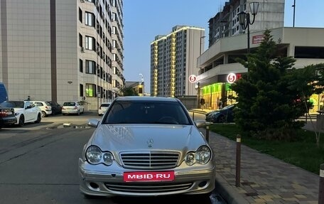 Mercedes-Benz C-Класс, 2005 год, 550 000 рублей, 1 фотография