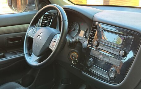 Mitsubishi Outlander III рестайлинг 3, 2014 год, 1 335 000 рублей, 7 фотография
