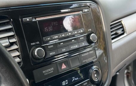 Mitsubishi Outlander III рестайлинг 3, 2014 год, 1 335 000 рублей, 8 фотография