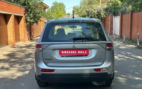 Mitsubishi Outlander III рестайлинг 3, 2014 год, 1 335 000 рублей, 6 фотография