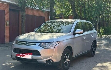 Mitsubishi Outlander III рестайлинг 3, 2014 год, 1 335 000 рублей, 4 фотография